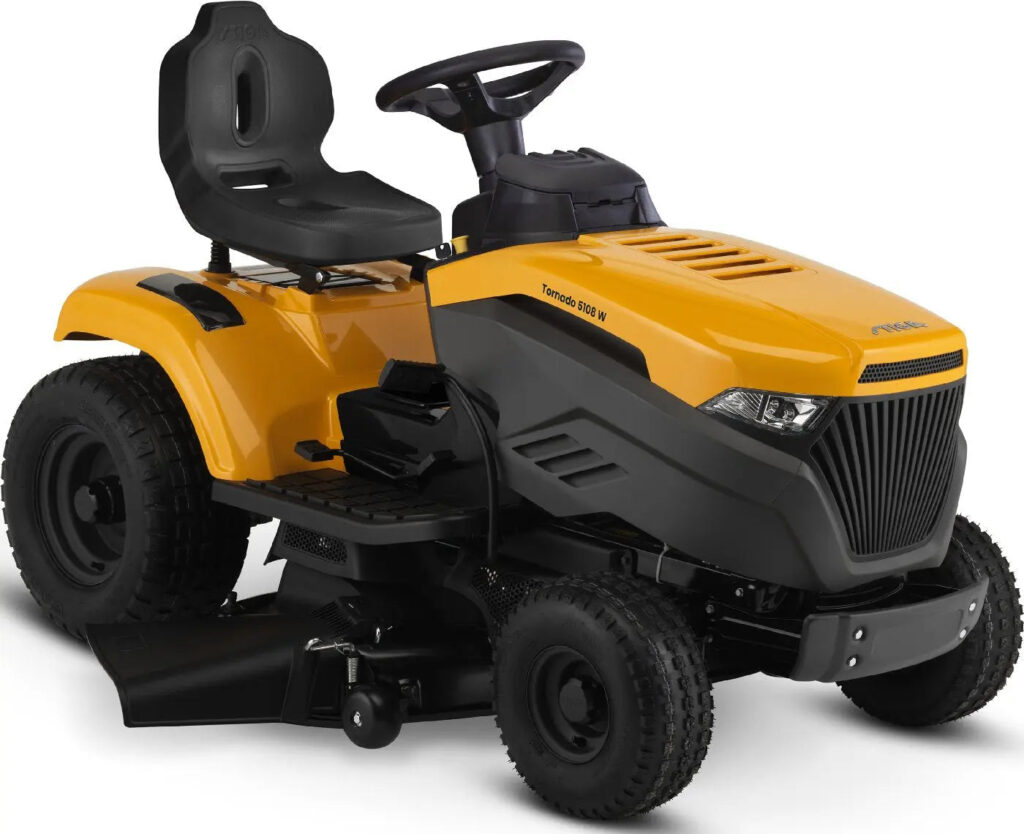 STIGA Tornado 5108 W Rasentraktor, 108 cm Schnittbreite, 18,9 PS V-Twin Motor, Hydrostat, Seitenauswurf, inkl. Mulchkit, Anhängekupplung und Batterieladegerät Stiga
