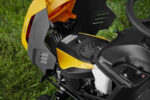 STIGA Tornado 5108 W Rasentraktor, 108 cm Schnittbreite, 18,9 PS V-Twin Motor, Hydrostat, Seitenauswurf, inkl. Mulchkit, Anhängekupplung und Batterieladegerät Stiga
